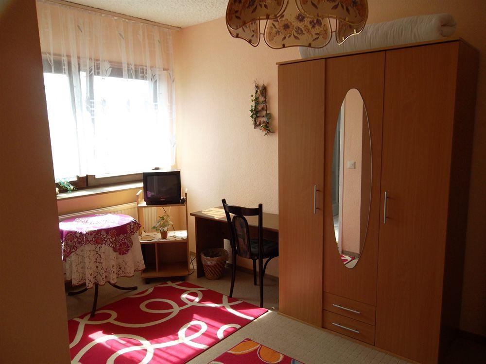 Gasthof Und Pension Mainzer Rad Schwetzingen Ngoại thất bức ảnh