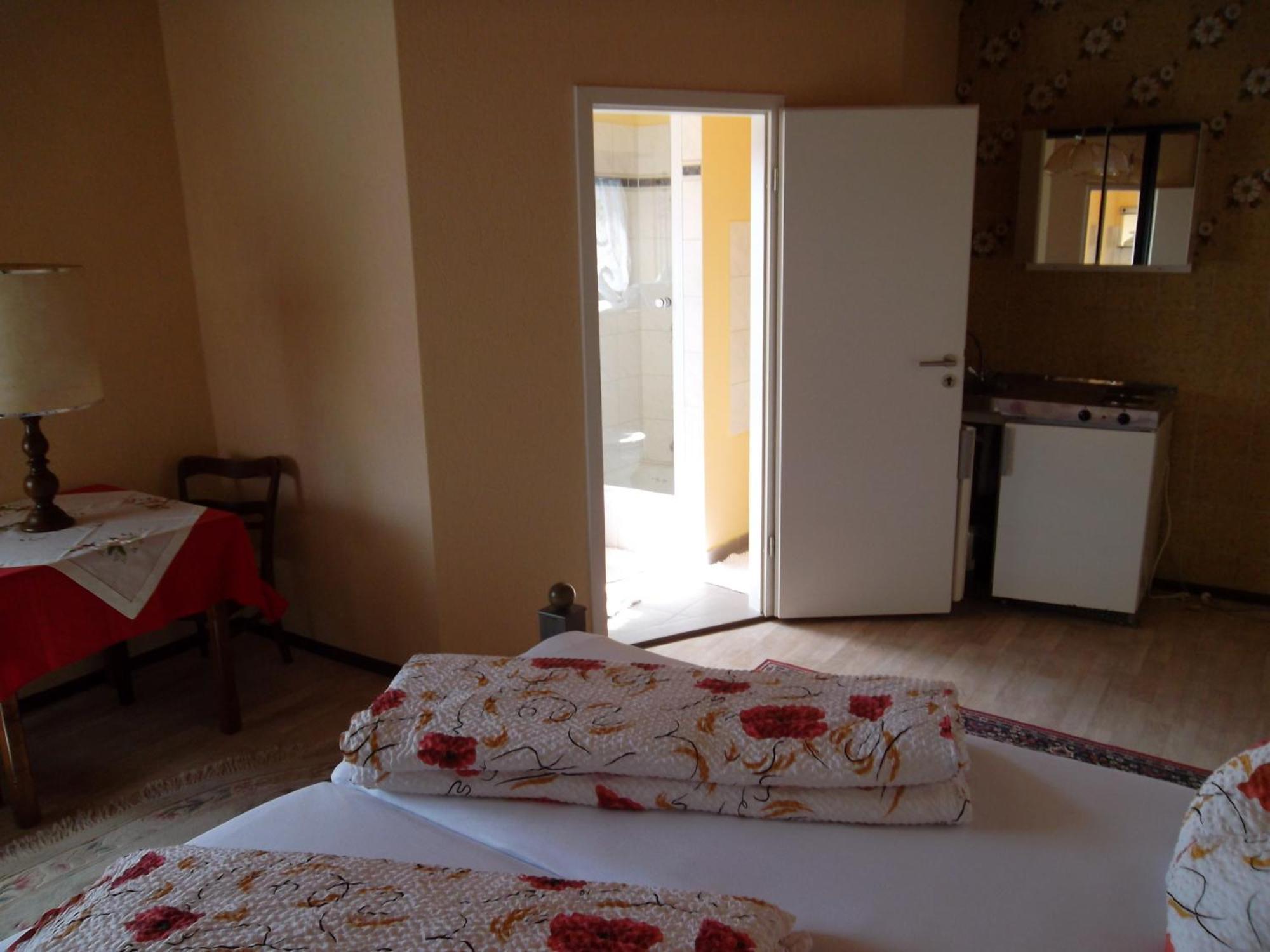 Gasthof Und Pension Mainzer Rad Schwetzingen Ngoại thất bức ảnh