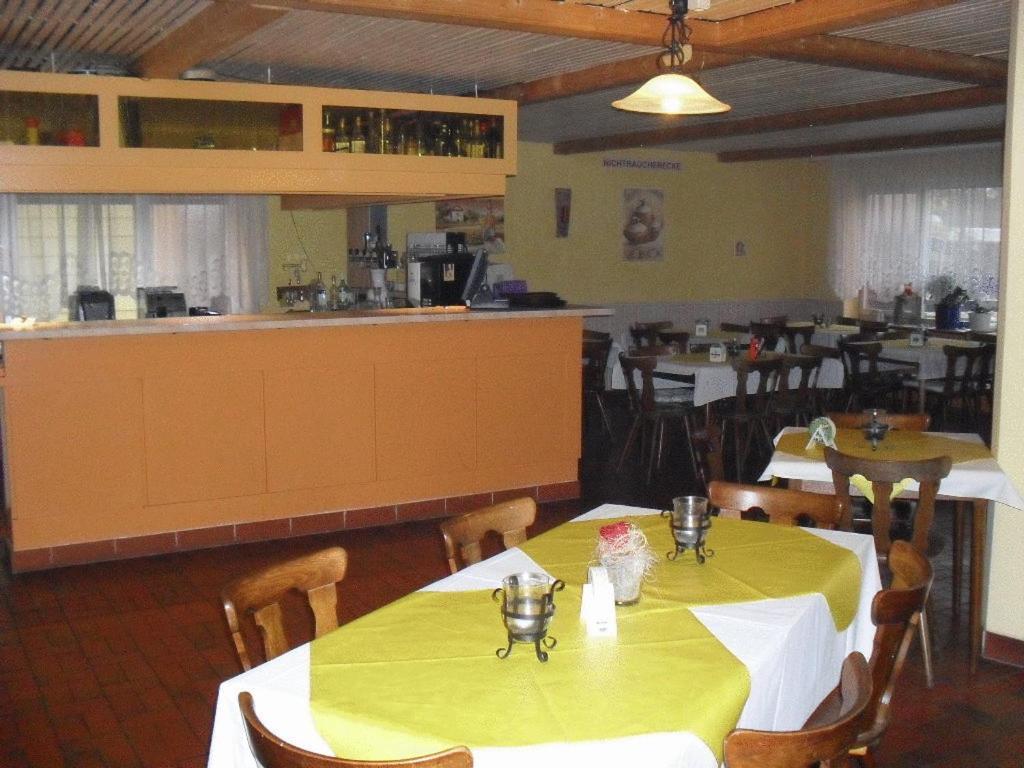 Gasthof Und Pension Mainzer Rad Schwetzingen Ngoại thất bức ảnh